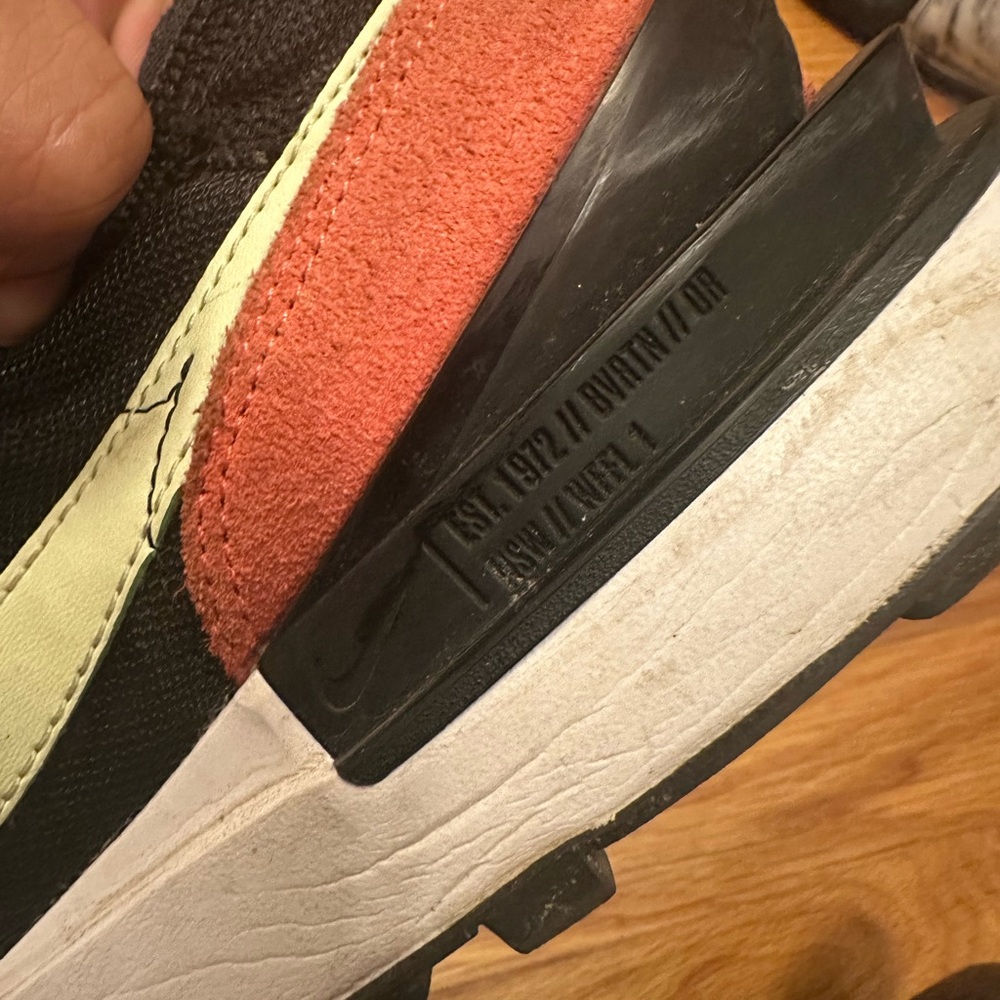Nike Sneaker - Picture 4 of 7